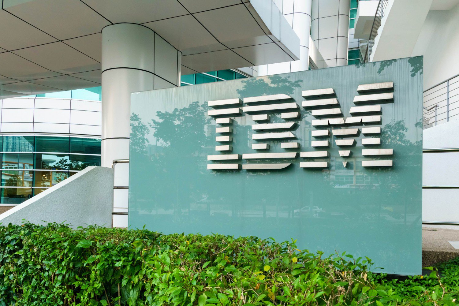 IBM And FX Giant CLS Team Up To Launch Blockchain App Store For Banks