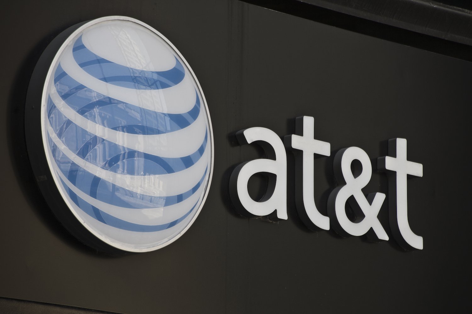 AT&T Launches Blockchain Solutions Targeting Supply Chain And Healthcare