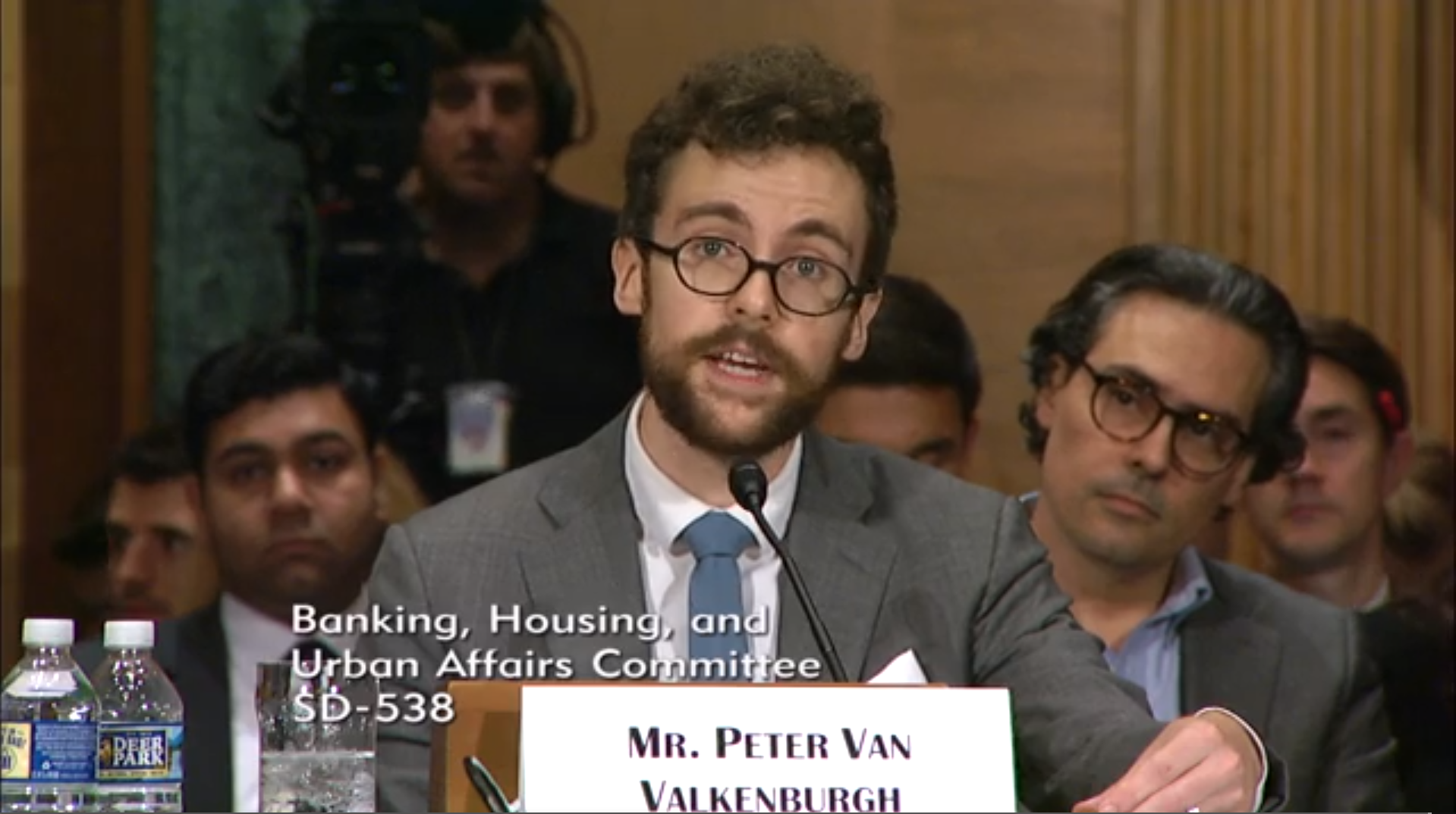 Crypto Defender Spars With Famed Critic During US Senate Hearing