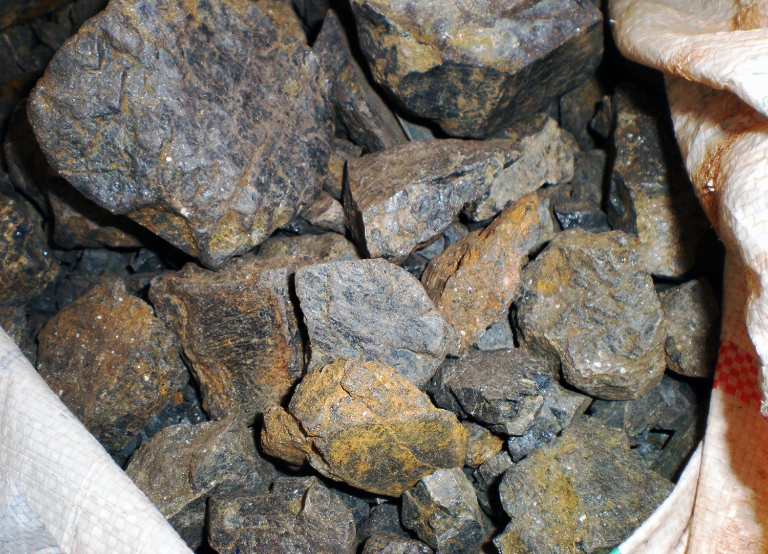 Rwanda Starts Tracking Conflict Metal Tantalum With Blockchain