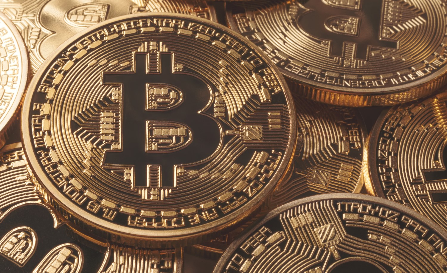 Bitcoin Drops Below $3.4K To Set A New 2018 Low