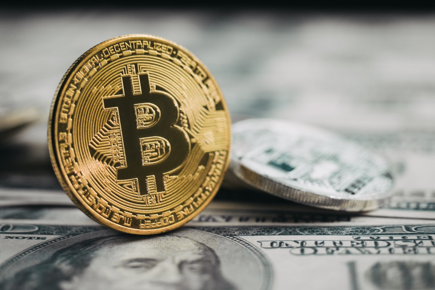 Bulls Under Pressure After Bitcoin Price Retreats From $4K