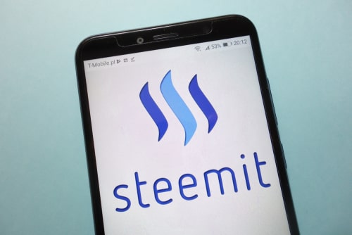 Steemit Social Network Bans Users Amid Censorship Resistance