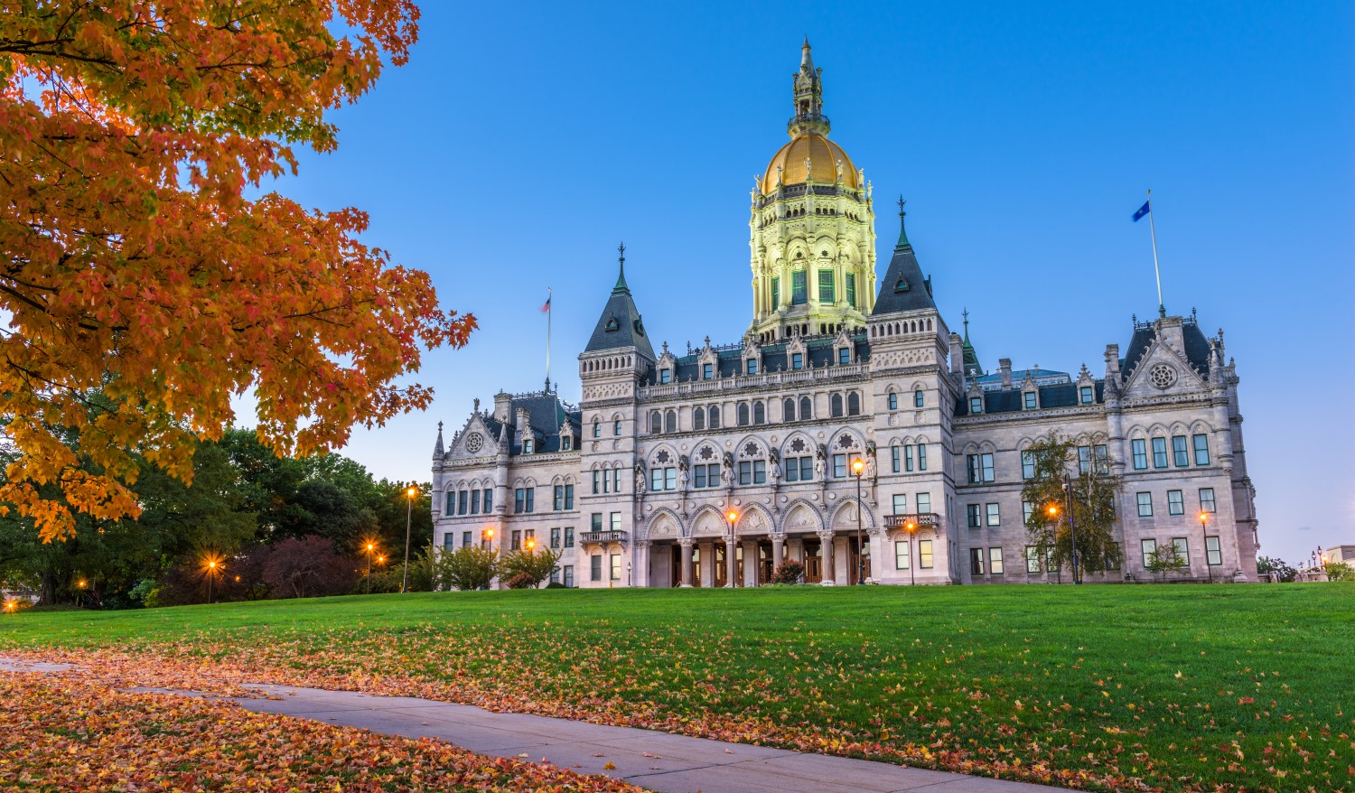 Connecticut Lawmakers Seek To Legalize Blockchain Smart Contracts