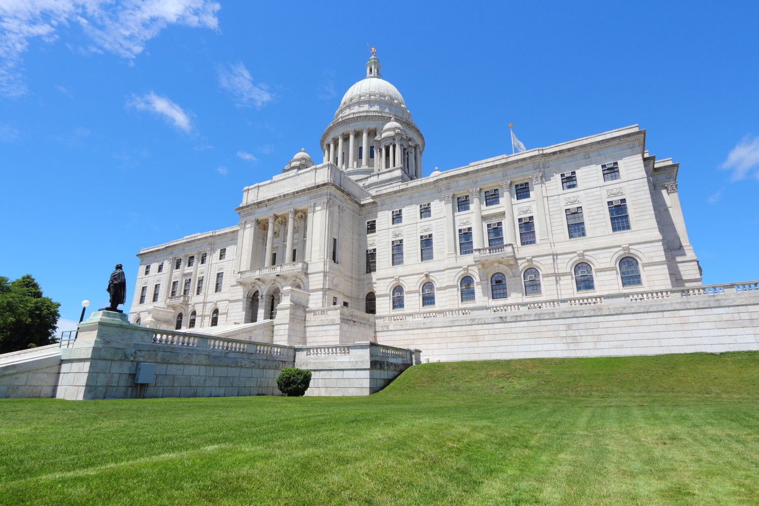 Rhode Island Looks To Adopt Blockchain For Government Use