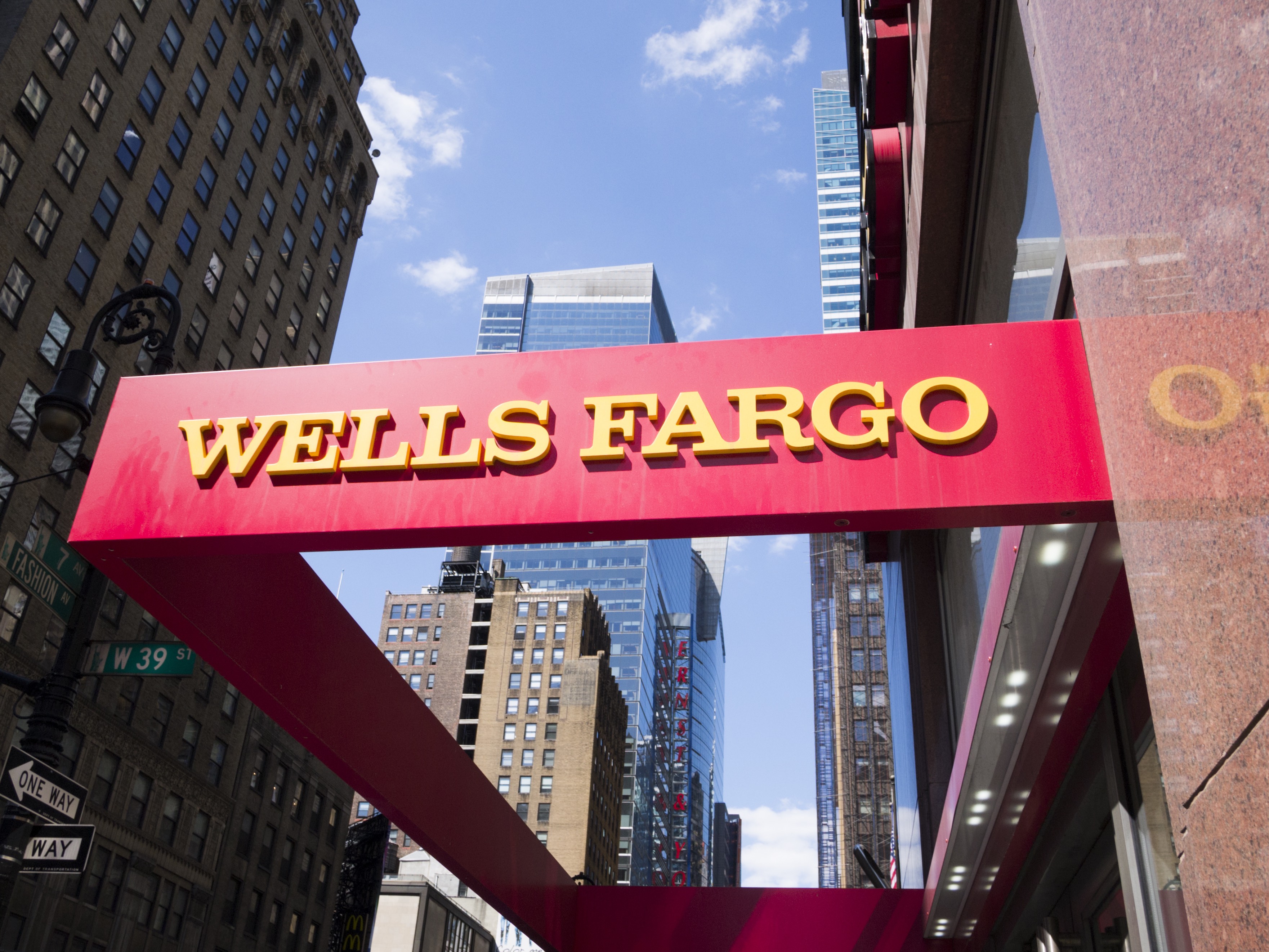 Wells Fargo’s Stablecoin ‘Faster, Cheaper’ Than SWIFT, Says Exec