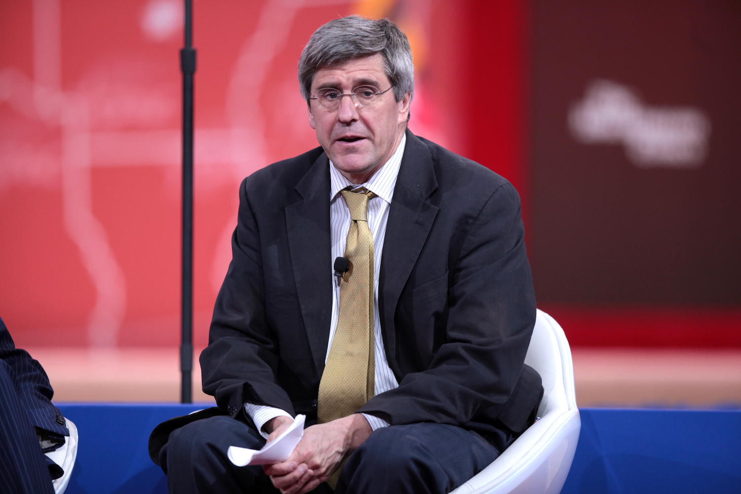 Former Fed Nominee Stephen Moore Backs Fractional Reserve Stablecoin