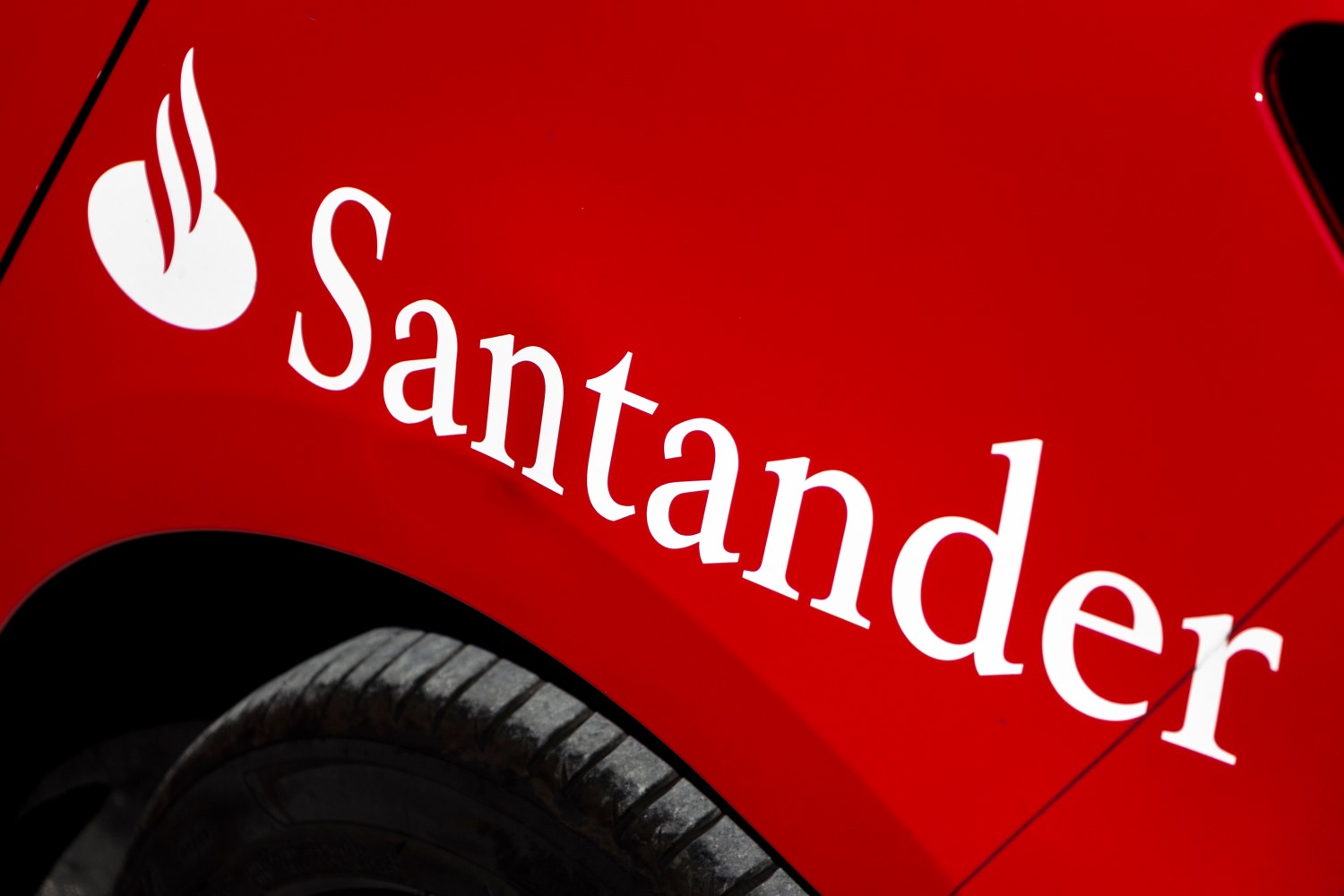 Santander Exec Claims Blockchain Success As Bank Redeems Ethereum-Issued Bond