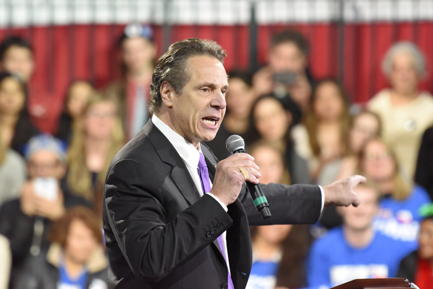 New-york-governor-proposes-giving-financial-watchdog-more-teeth