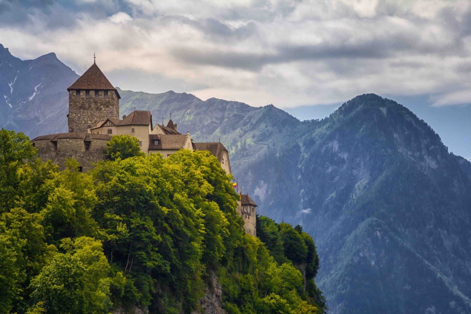 Liechtenstein-regulators-approve-ethereum-based-real-estate-fund