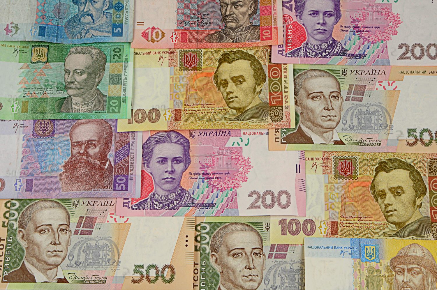 Ukraine-plans-to-track-suspicious-crypto-transactions-above-$1,200