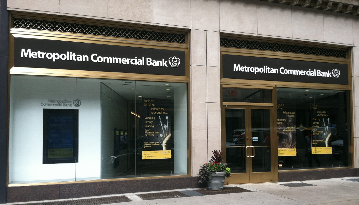 Crypto-related-deposits-drop-by-half-at-metropolitan-commercial-bank