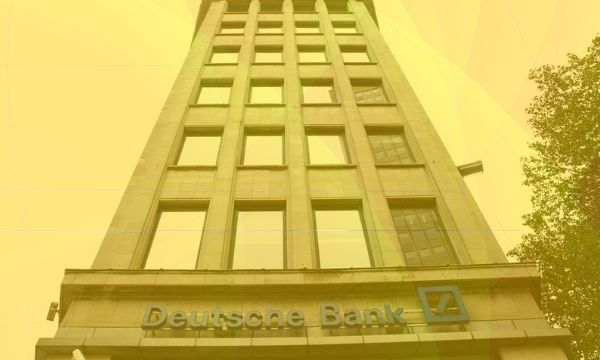Deutsche-bank:-bitcoin-is-too-volatile,-cash-will-survive