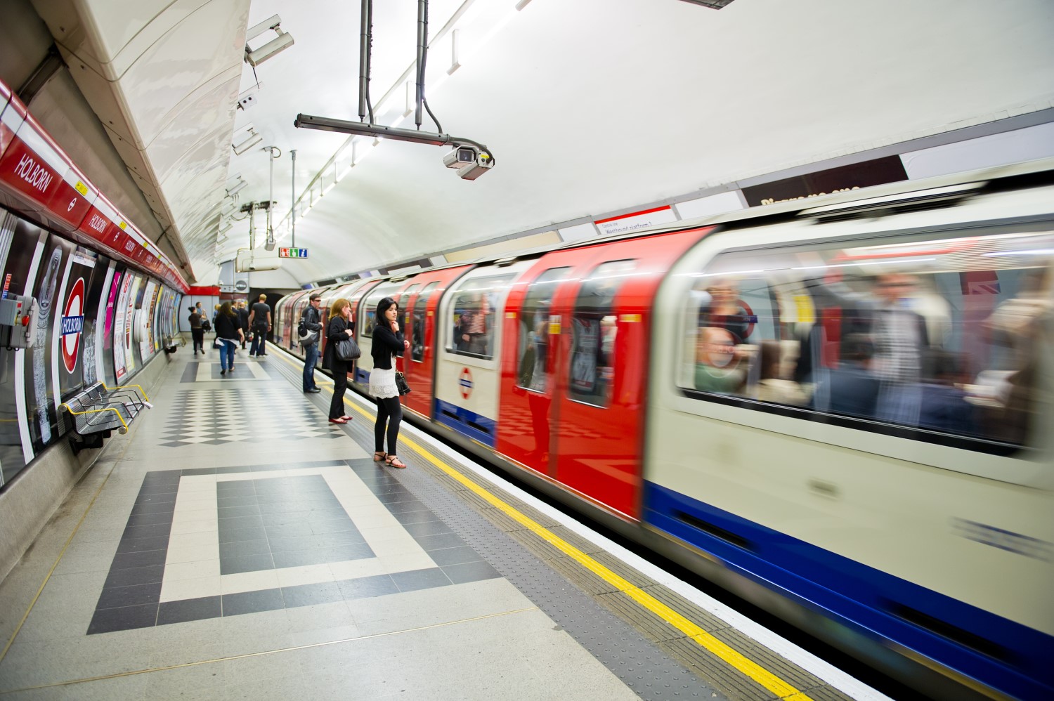 Chinese-crypto-investment-firm-asked-to-remove-london-underground-ads