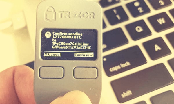 Trezor-releases-a-firmware-update-to-patch-a-possible-vulenrability-with-segwit-transactions