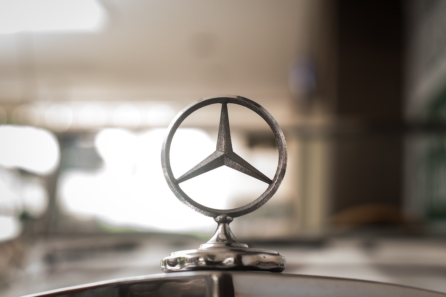 Mercedes-maker-daimler-tests-blockchain-for-supply-chain-data-sharing