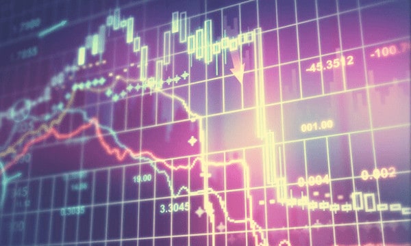 Party’s-over?-altcoins-take-a-hit-after-monday’s-bearish-reversal-in-stocks
