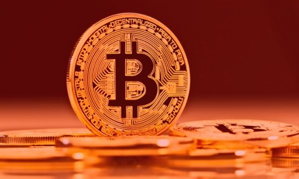 Bitcoin-holds-$10,000-for-now-while-markets-tumble