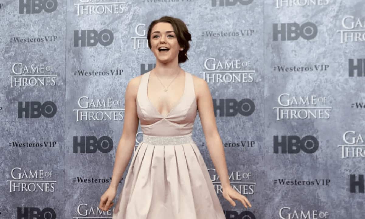 Game-of-thrones’-maisie-williams-wonders-if-she-should-long-bitcoin:-elon-musk-responds