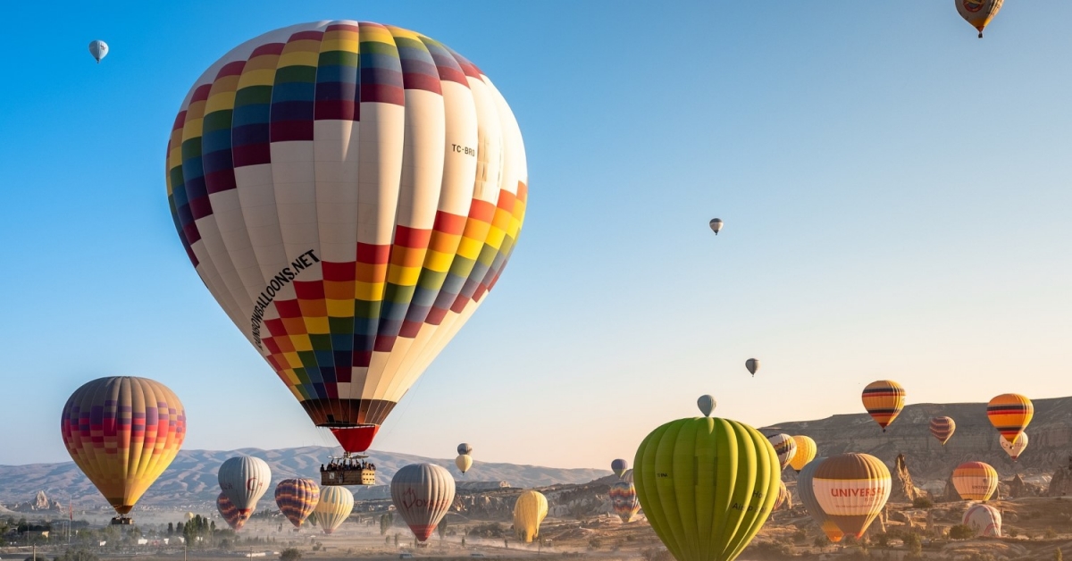 Chainlink-hits-record-high,-altcoins-rally-amid-bitcoin-consolidation
