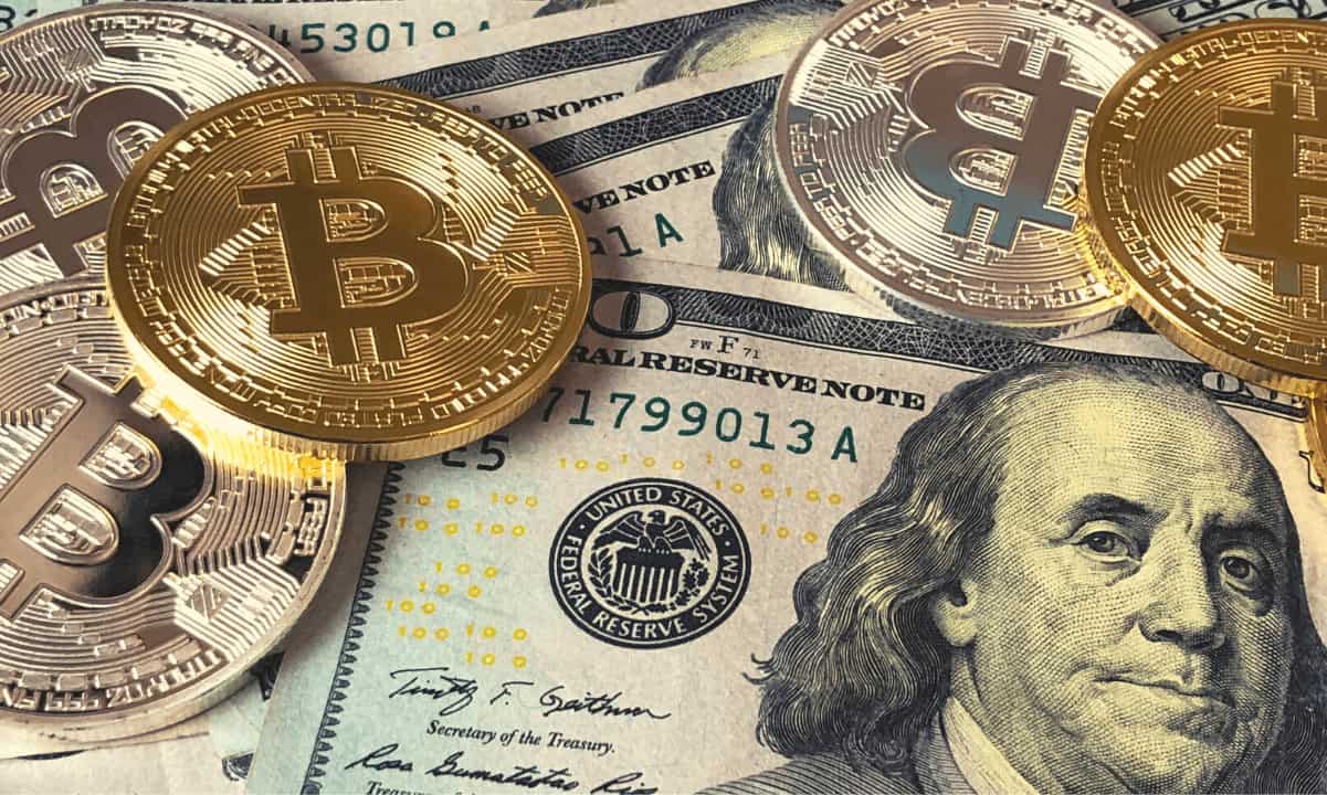 Institutional-investors-bought-bitcoin-from-long-term-holders-in-late-2020:-report