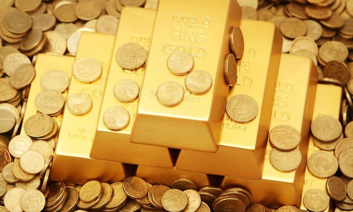 Bitcoin-already-started-to-replace-gold,-next-target-$100,000:-bloomberg-report