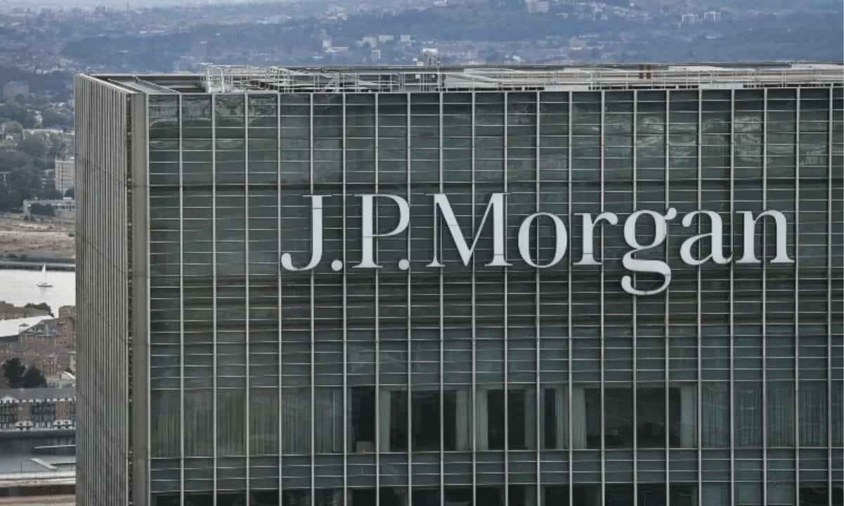 Banks-appetite-for-bitcoin-increases-as-btc-volatility-declines,-jpmorgan-says