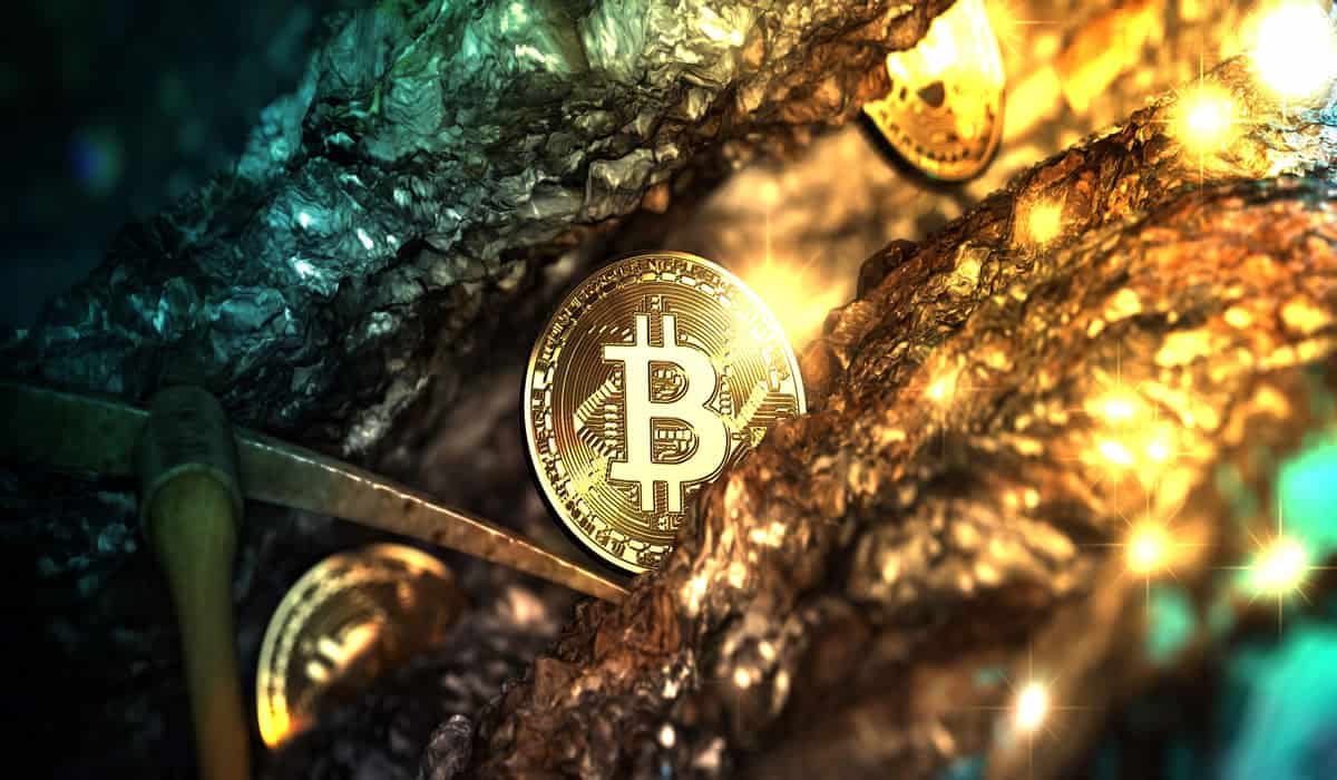 Bitcoin-miners-hit-jackpot-as-hash-rate-peaks-again