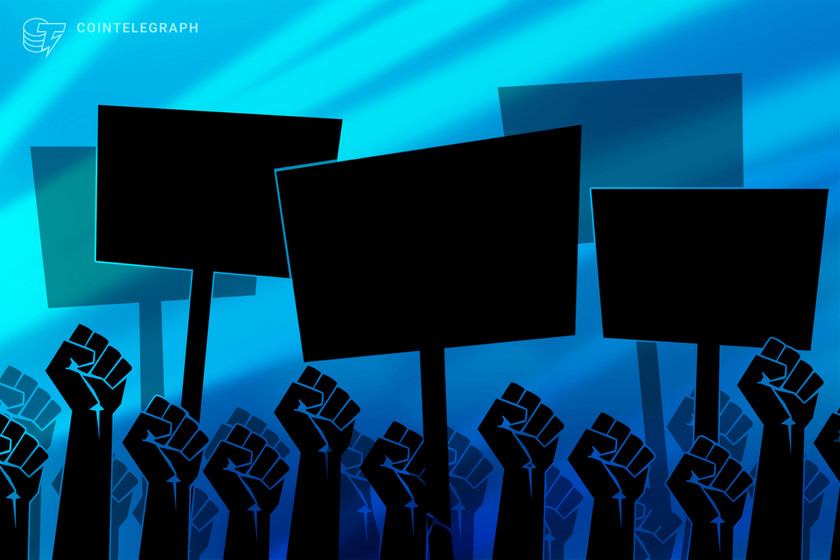 El-salvadorians-take-to-the-streets-to-protest-bitcoin-law