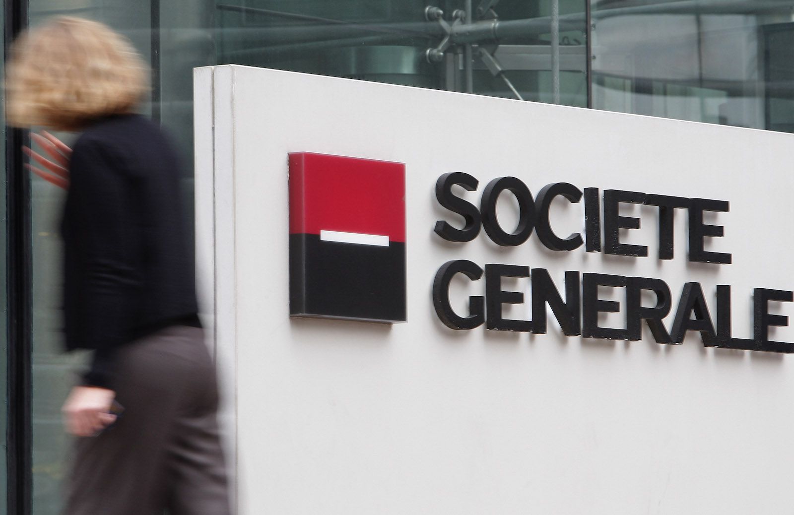 Societe-generale-shopping-for-crypto-custodian:-sources