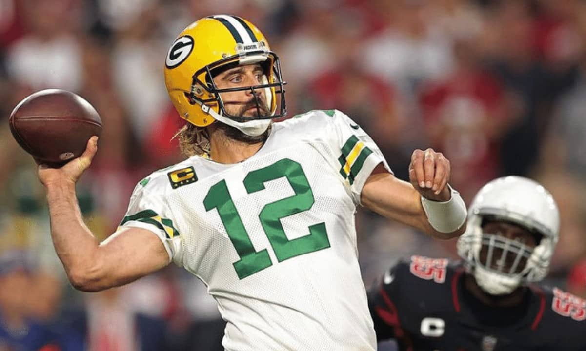 Nfl-star-aaron-rodgers-to-receive-part-of-his-salary-in-bitcoin