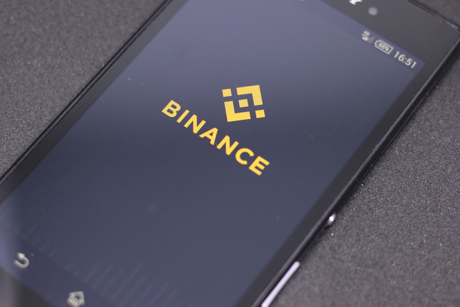 Binance-hires-former-irs-special-agent-to-head-suspicious-activity-reporting