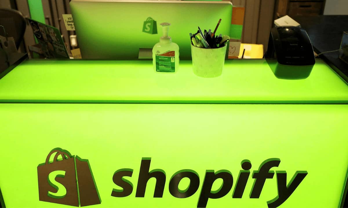 Shopify-allows-merchants-to-mint-and-sell-nfts-on-its-platform