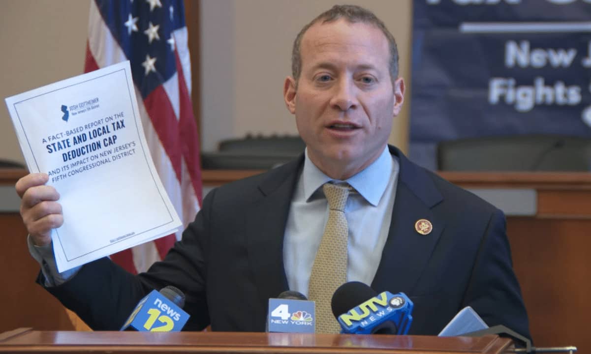 Us-lawmaker-unveils-a-draft-bill-focused-on-stablecoin-regulations