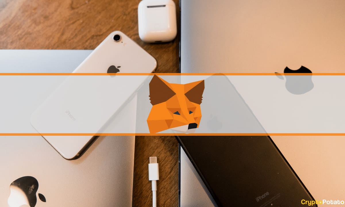 Metamask-allows-iphone-users-to-buy-crypto-with-apple-pay