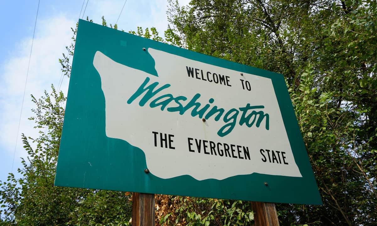Washington-governor-signs-a-bill-to-accelerate-in-state-blockchain-adoption