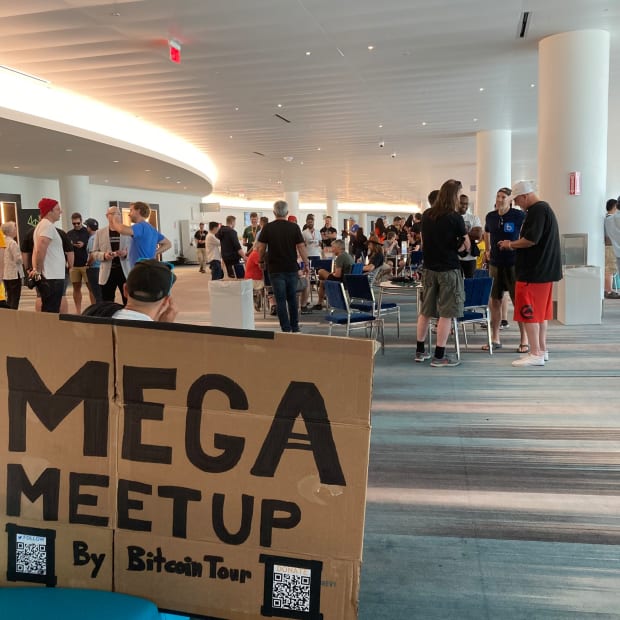 Mega-meetup-brings-bitcoiners-together-at-bitcoin-2022