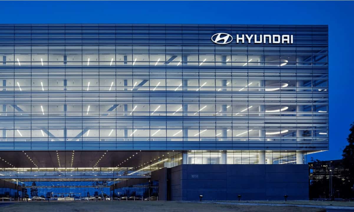 Hyundai-becomes-the-first-car-manufacturer-to-release-community-nfts