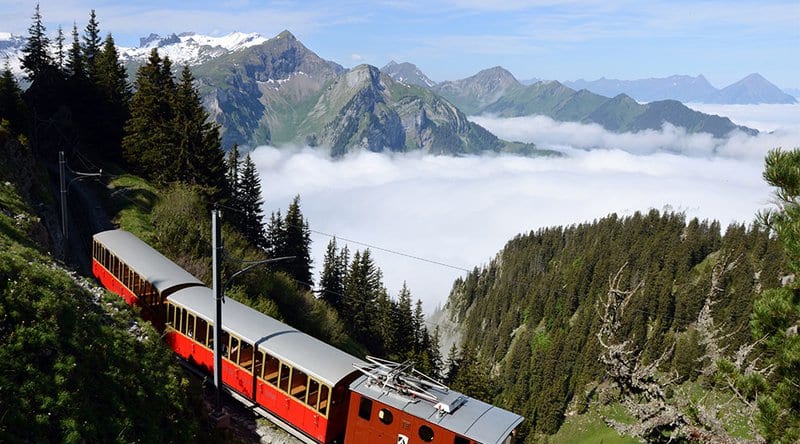 Swiss-luxury-watchmaker-tag-heuer-now-accepts-bitcoin-as-payment-online