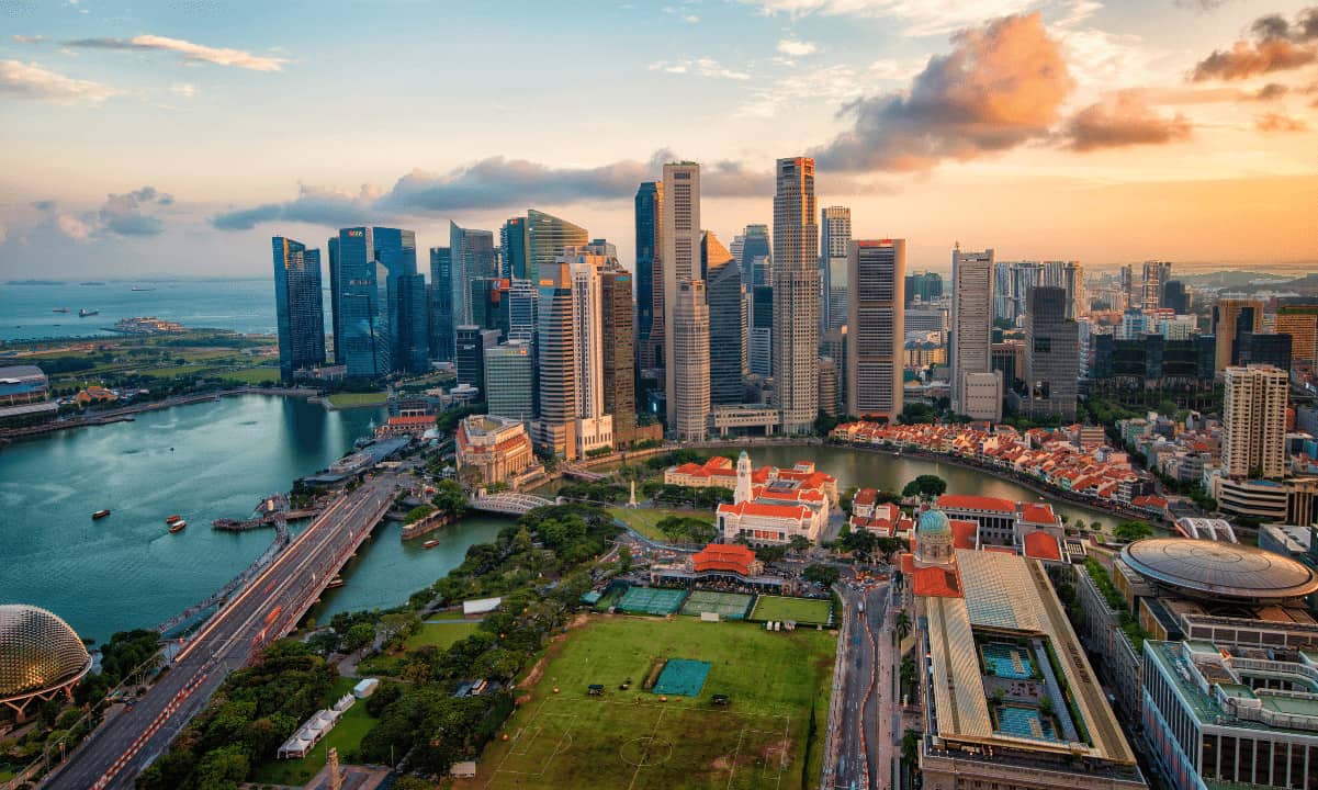 Singapore-looks-deeper-into-defi,-launches-crypto-initiative