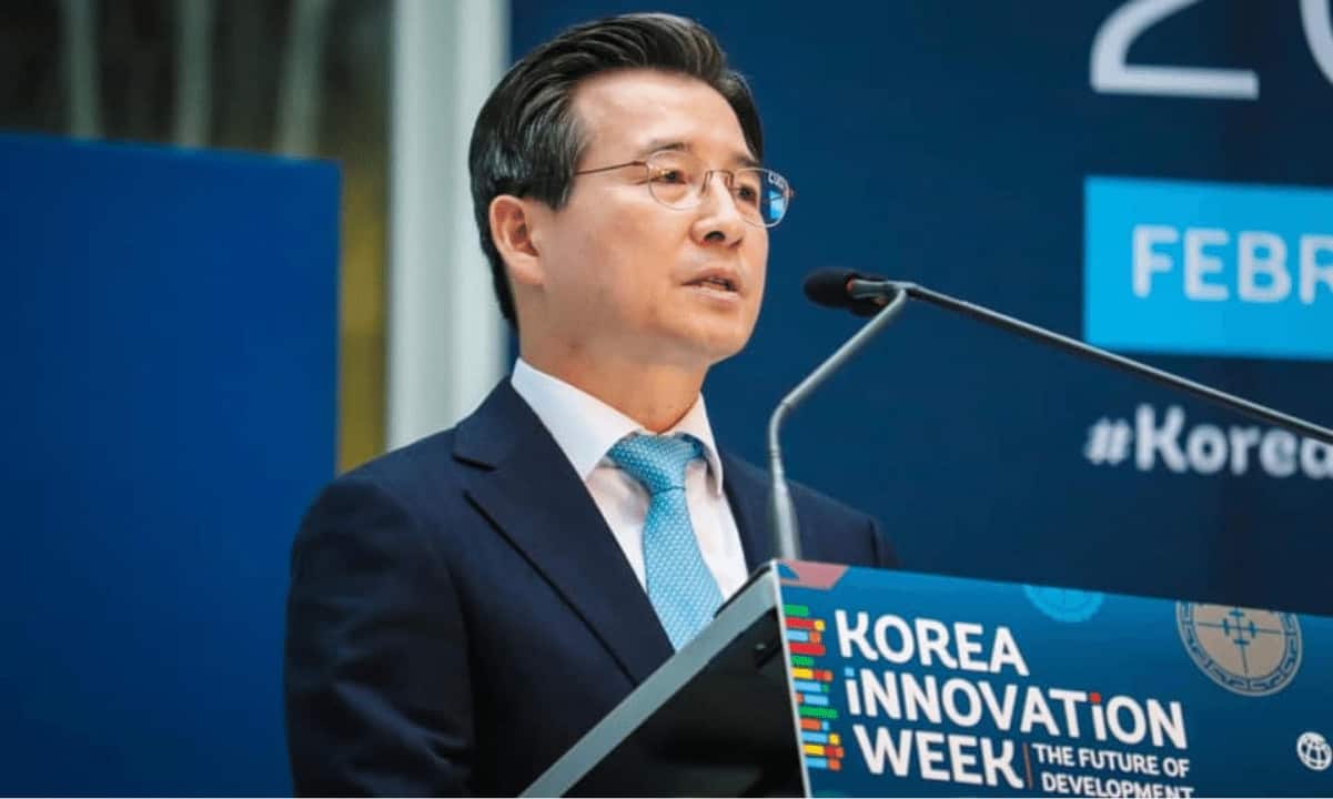 South-korea’s-former-vice-minister-of-economy-becomes-the-ceo-of-a-blockchain-institute