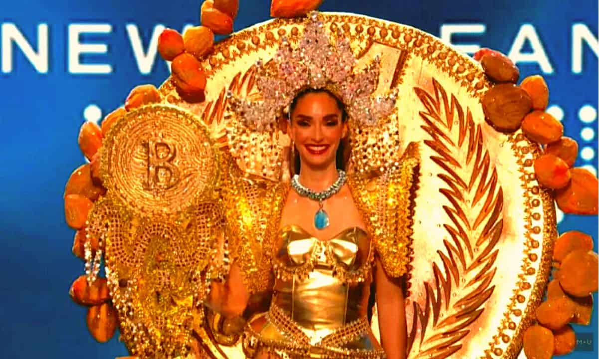 El-salvador’s-alejandra-guajardo-walks-miss-universe-stage-in-glowing-bitcoin-suit