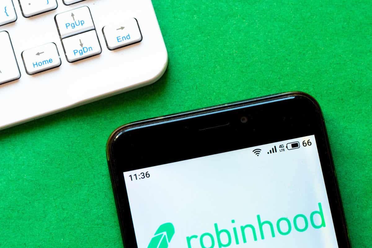 Robinhood-rolls-out-wallet-app-worldwide-for-ios
