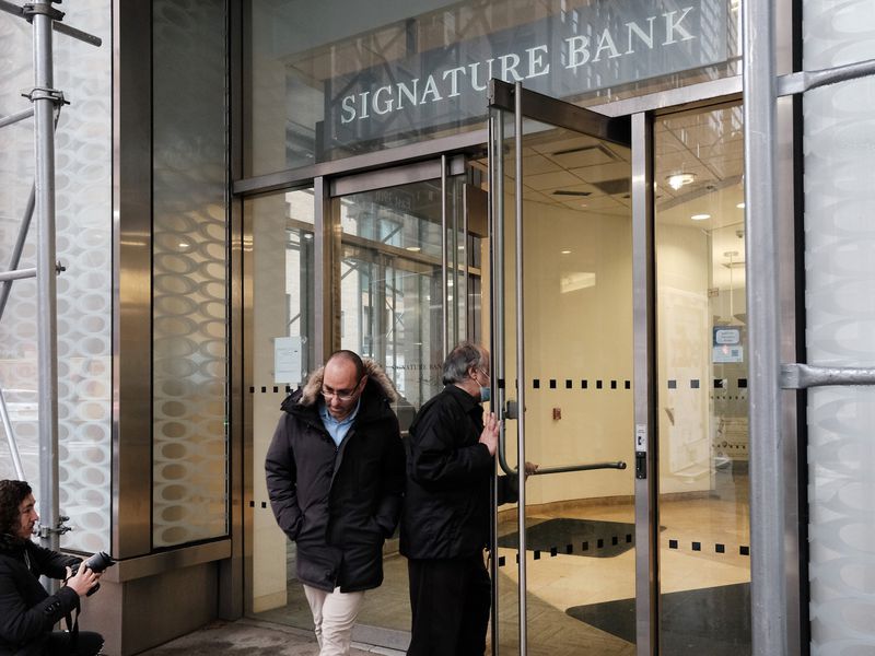 Signature-bank-non-crypto-related-deposits-to-be-assumed-by-new-york-community-bank-unit:-fdic