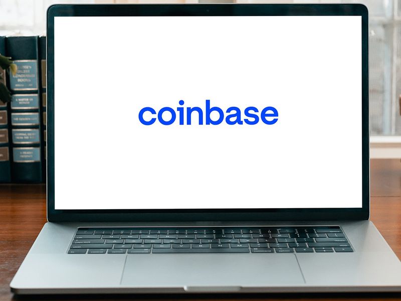 First-mover-americas:-sec-warns-coinbase