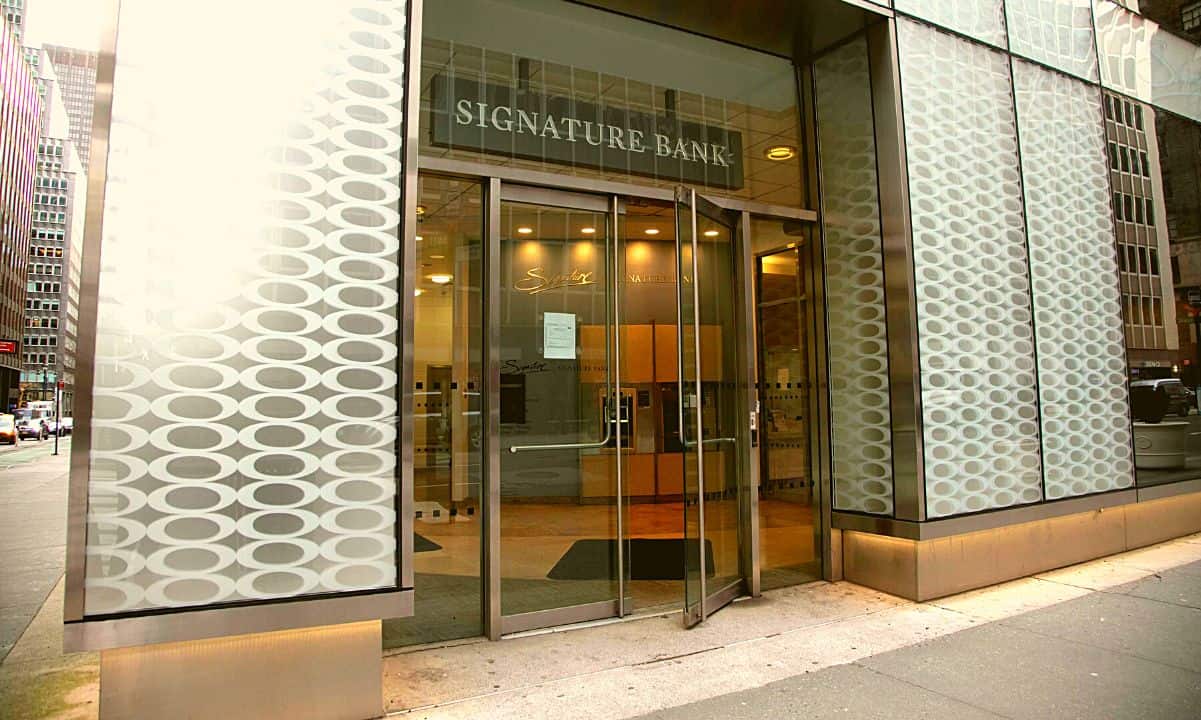 Signature-bank’s-crypto-clients-must-close-accounts-within-a-week