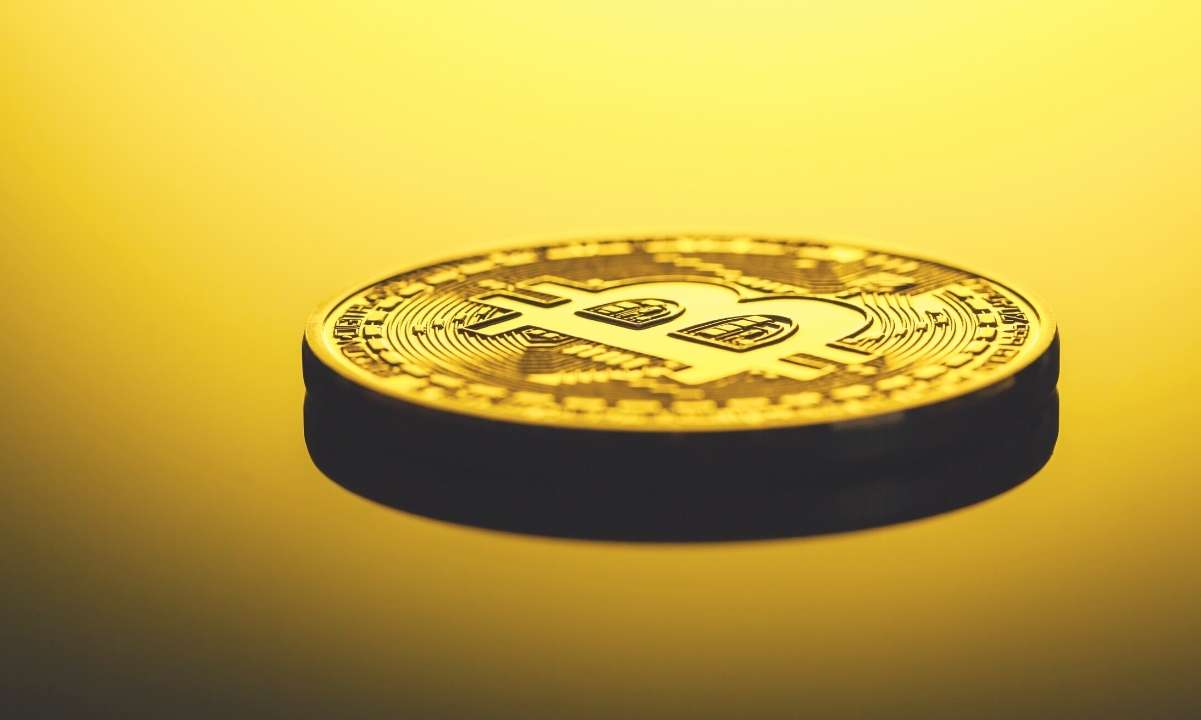 Bitcoin-remains-the-sole-focus-for-investors-with-$104m-weekly-inflows:-report