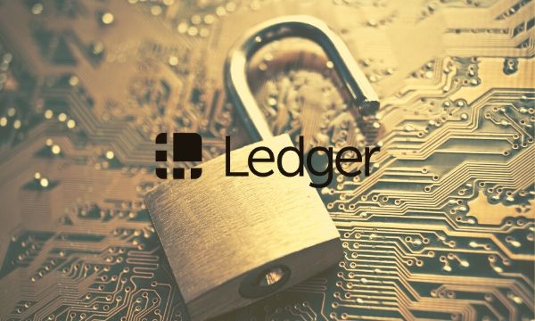 Ledger-responds-to-customer-fears-on-wallet-safety,-but-deletes-“confusing”-tweet
