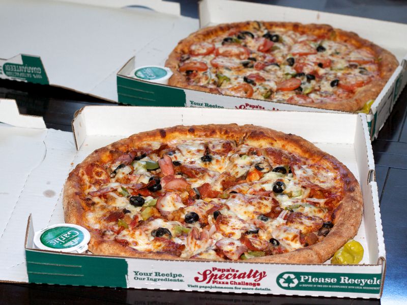 Celebrating-bitcoin-pizza-day:-the-time-a-bitcoin-user-bought-2-pizzas-for-10,000-btc