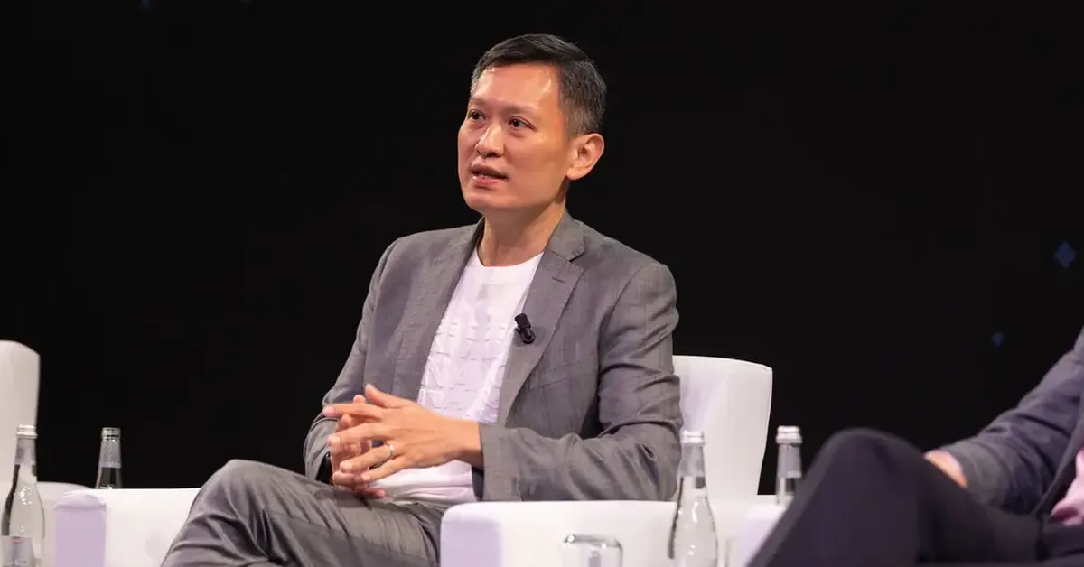 Binance-hands-rising-star-teng-key-role-to-replace-ceo-zhao-at-largest-crypto-exchange